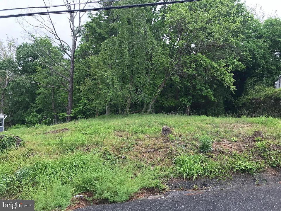 1st image of 5909 Center Dr