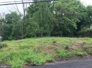 5909 Center Dr, Temple Hills, MD 20748
