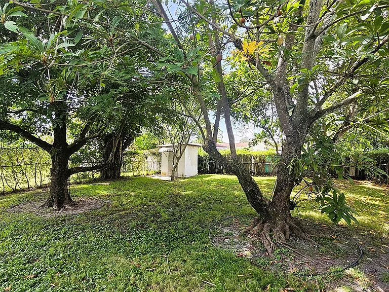 6550 SW 28th St — Photo 24
