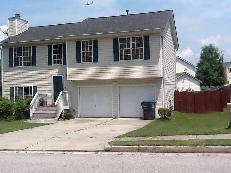1562 Enchanted Forest Dr — Photo 3