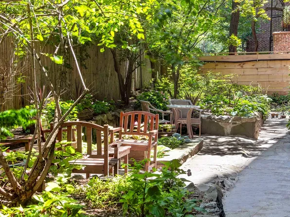 433 West 21st Street image 10 of 21