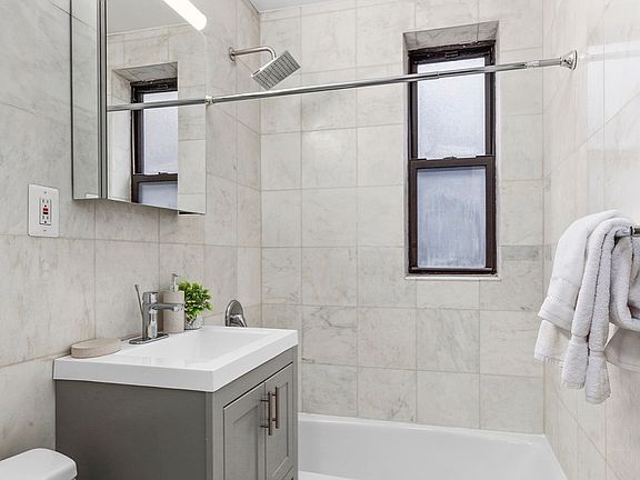 5th image of 315 E 56th St APT 5C