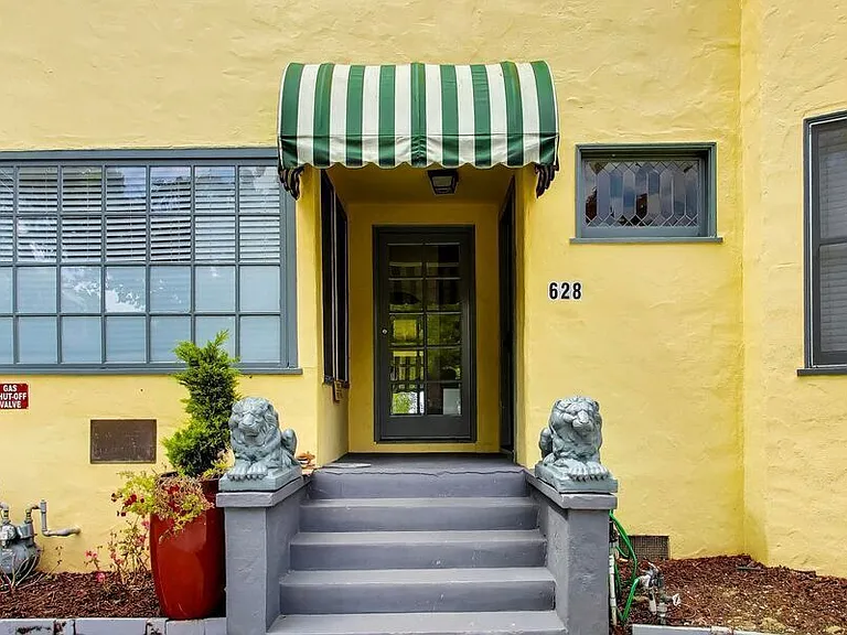 628 Waverly St #11 — Photo 15