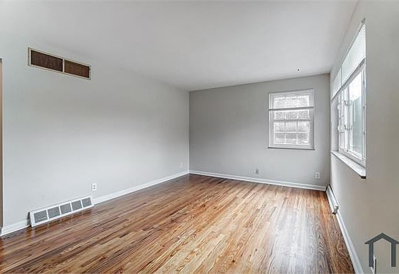 2nd image of 3248 Harry Lee Ln Unit 1