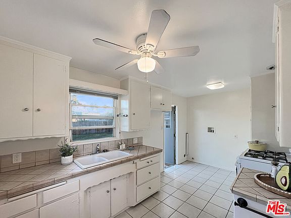 4th image of 8905 Nogal Ave