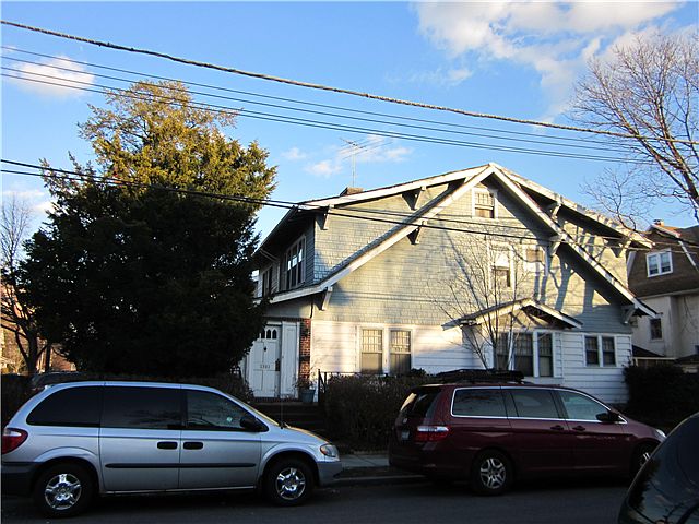 2nd image of 2302 Quentin Rd