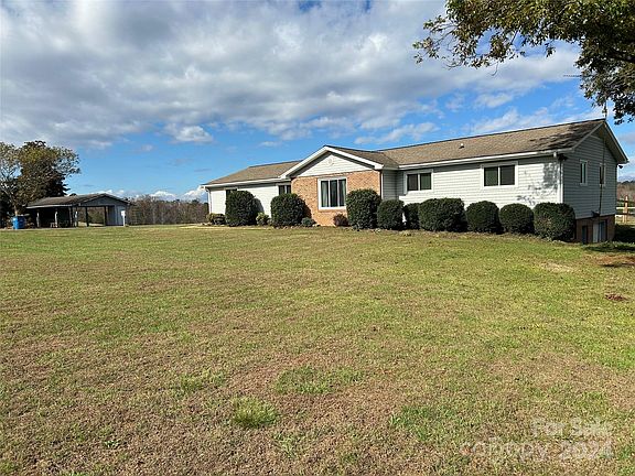 2nd image of 240 Woodset Dr