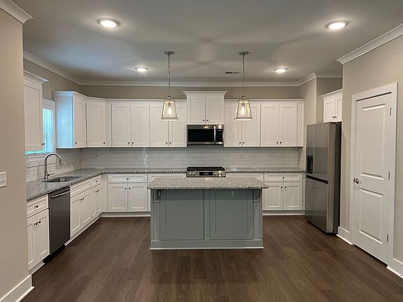 4th image of 162 Teramont Ct