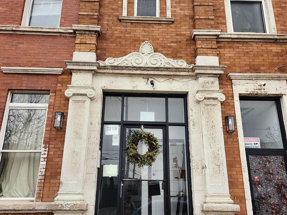 1st image of 2219 S Paulina St #201