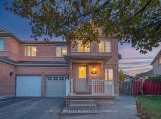 54 Starhill Cres, Brampton, ON L6R 2W1