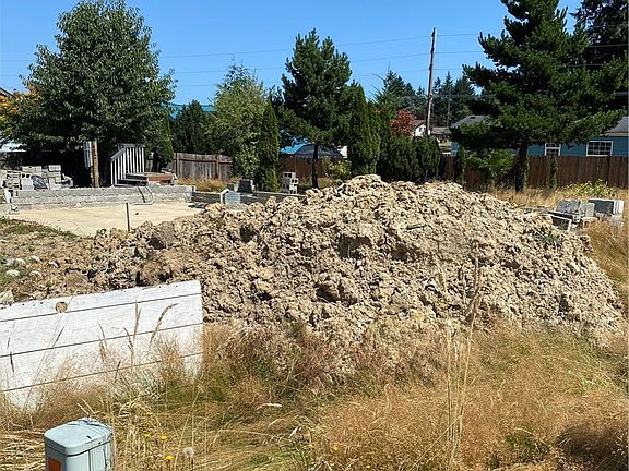 4th image of 1000 1st Ave NE
