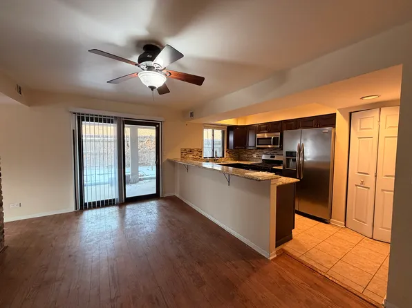 1816 Sessions Walk, Hoffman Estates, IL 60169