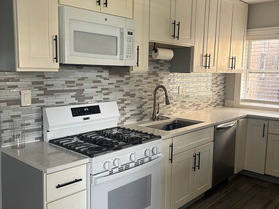 2308 W Granville Ave #1W