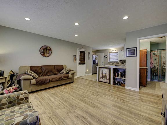 4th image of 1839 Big Chiefs Skyview Dr