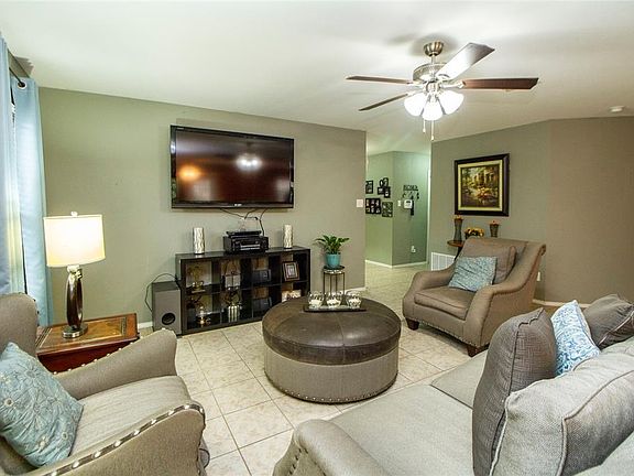 5th image of 924 Glenndon Dr
