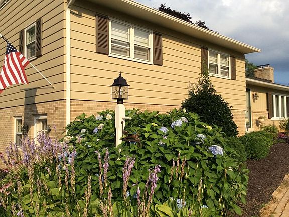 2nd image of 809 Fairthorn Dr