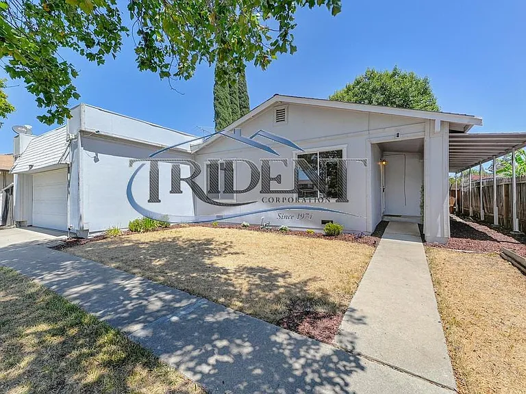 1561 Esplanade Way — Photo 19