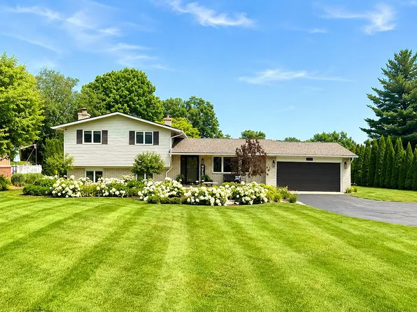 3460 Ramada Dr, Highland, MI 48356