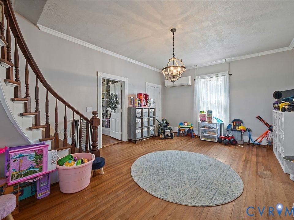 10th image of 9700 Glebe Ln
