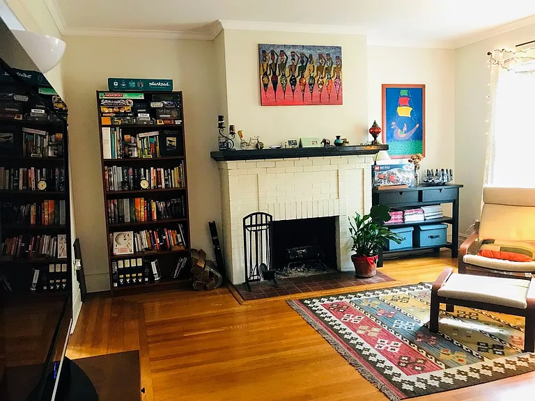 659 Whitney Ave — Photo 5