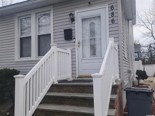 686 Stratford Road, North Baldwin, NY 11510