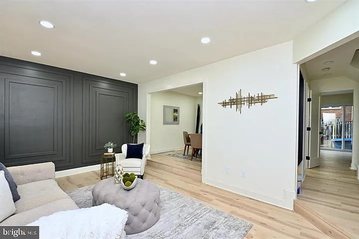 4702 Forestdale Dr — Photo 4
