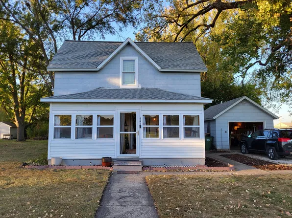 443 E Sycamore St, Ogden, IA 50212