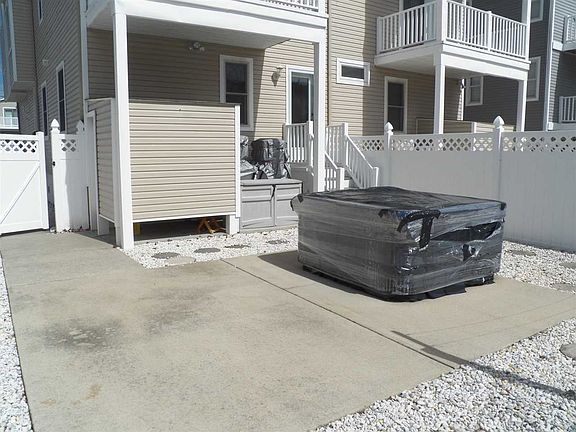 3rd image of 238 56th St Unit West