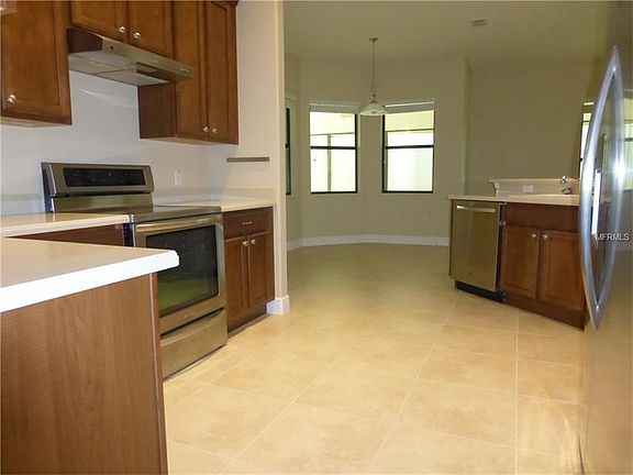 3rd image of 455 Fountain Valley Ln