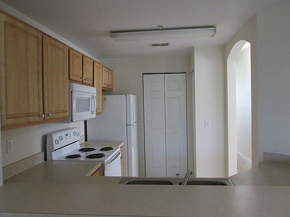 5th image of 4990 Baraldi Cir Unit 201