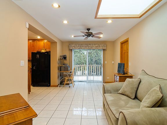 3rd image of 8201 N Oconto Ave