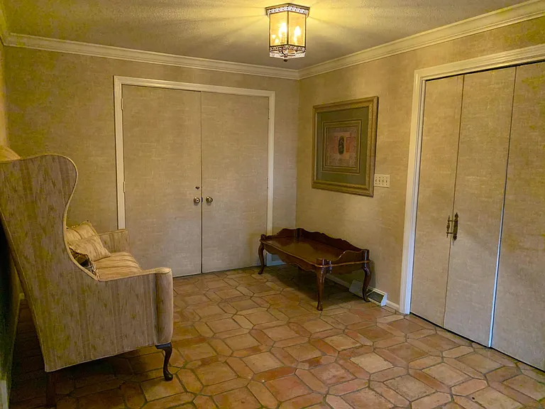208 Tanglewood Dr — Photo 22