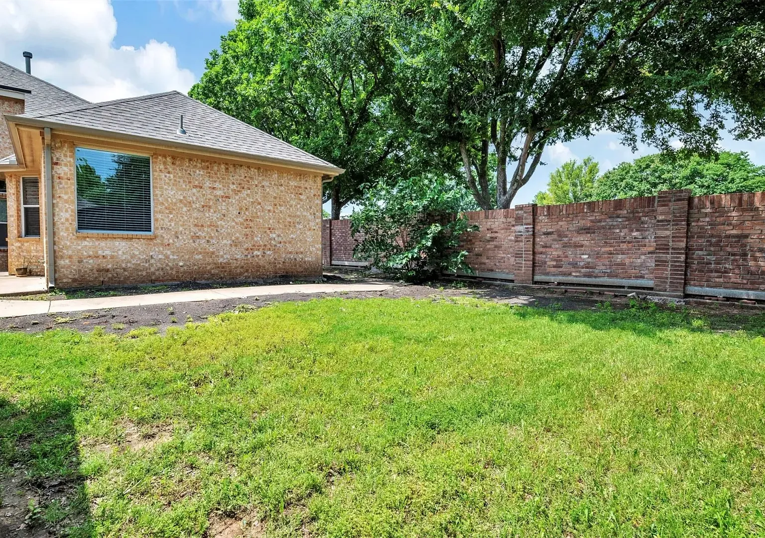 1601 Long Prairie Court — Photo 3