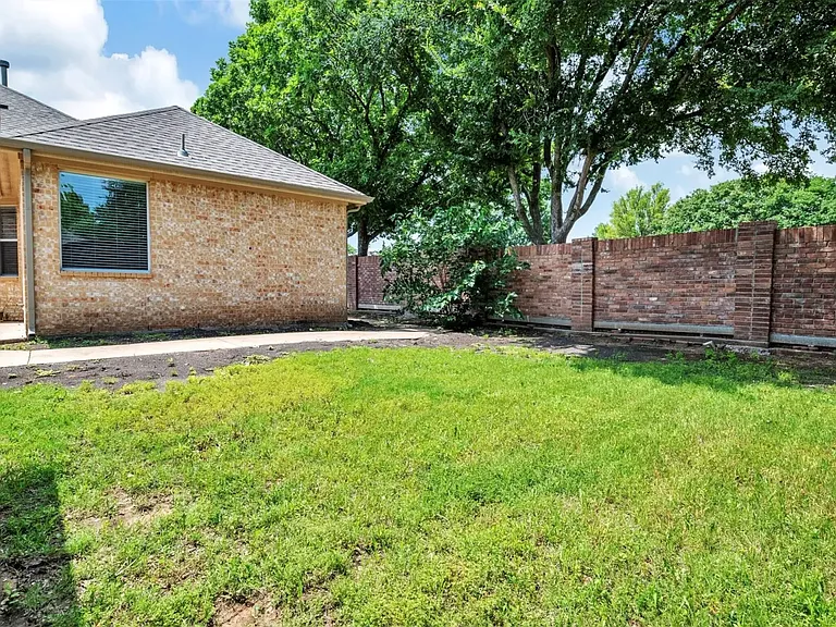 1601 Long Prairie Ct — Photo 3