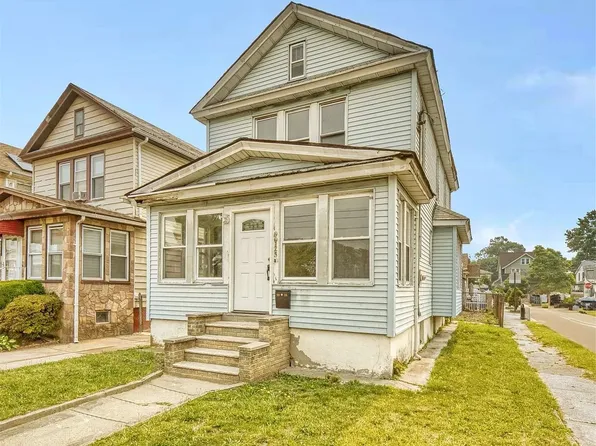 9925 217th Ln, Queens Village, NY 11429
