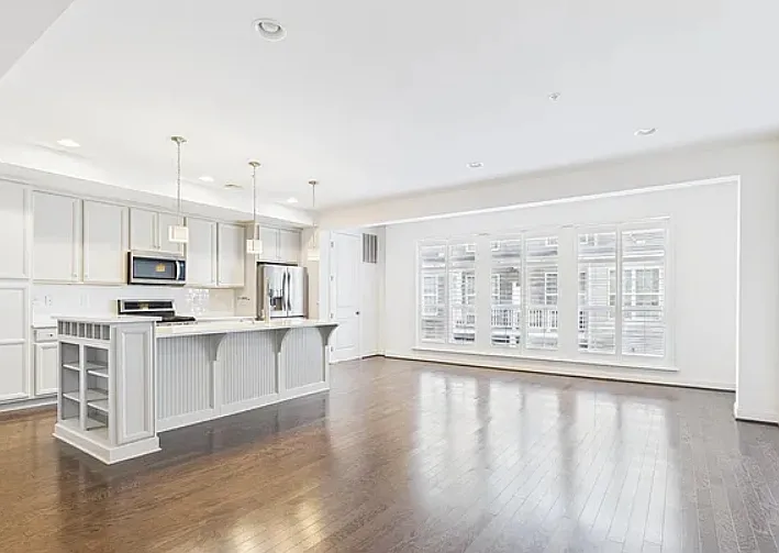 418 Mayer Pl — Photo 7