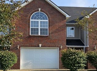 152 Twin Lakes Dr, Vine Grove, KY 40175