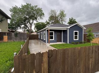 1005 E Tucker St, Fort Worth, TX 76104