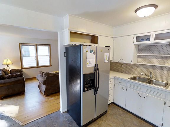 4th image of 8002 Mercier St