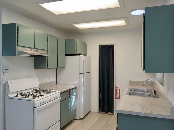 3rd image of 485A Forest Ave #A