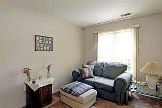 3rd image of 176 Grove Ave Unit B