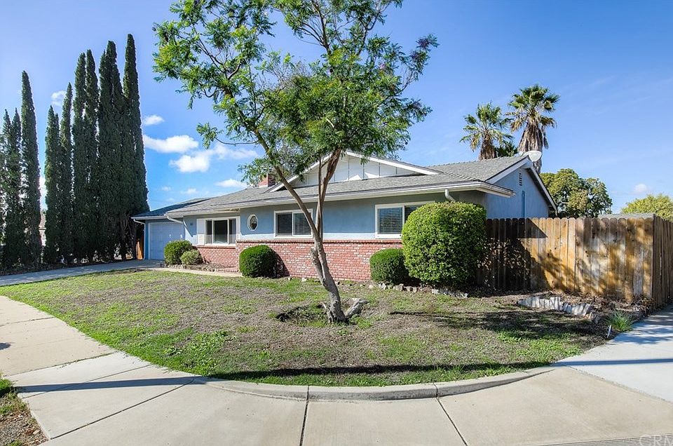 1st image of 661 Dorena Dr