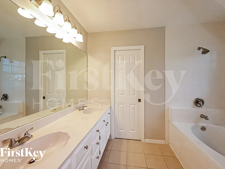 9264 Cypress Dr N — Photo 11