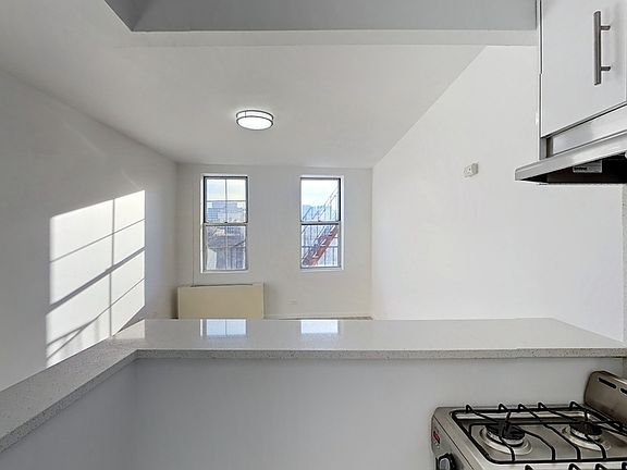 5th image of 244 E Houston St #4CF