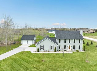 860 Windchime Way, De Pere, WI 54115