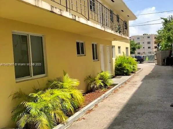 828 SW 2nd St, Miami, FL 33130