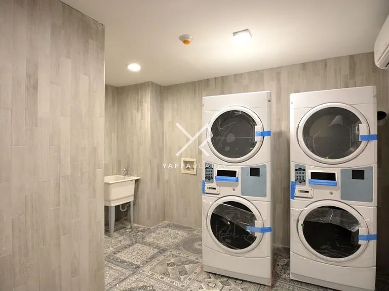 806 Saint Johns Pl #2C — Photo 10