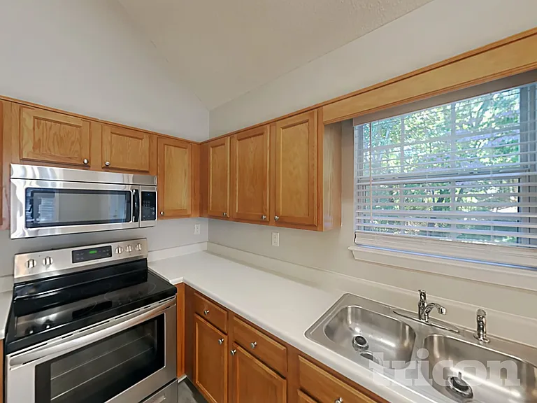 665 Skyline Dr — Photo 21