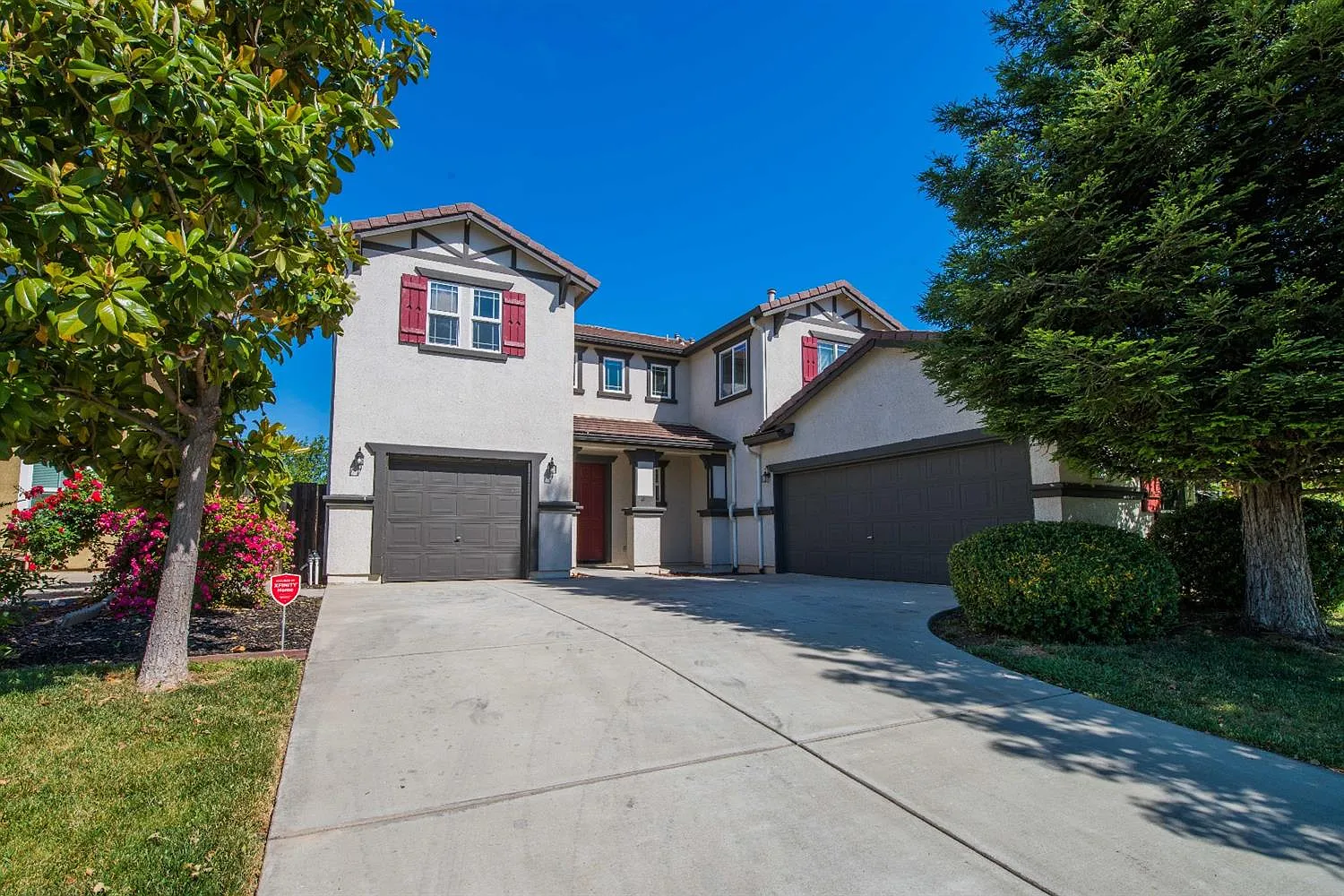 1705 Churchill Way photo 1