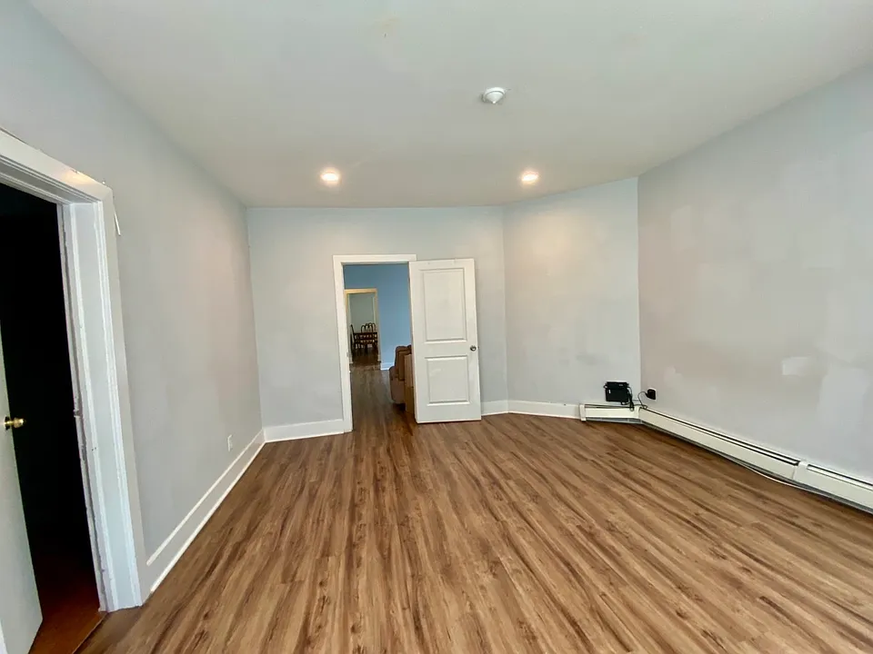 140 Chestnut St #2